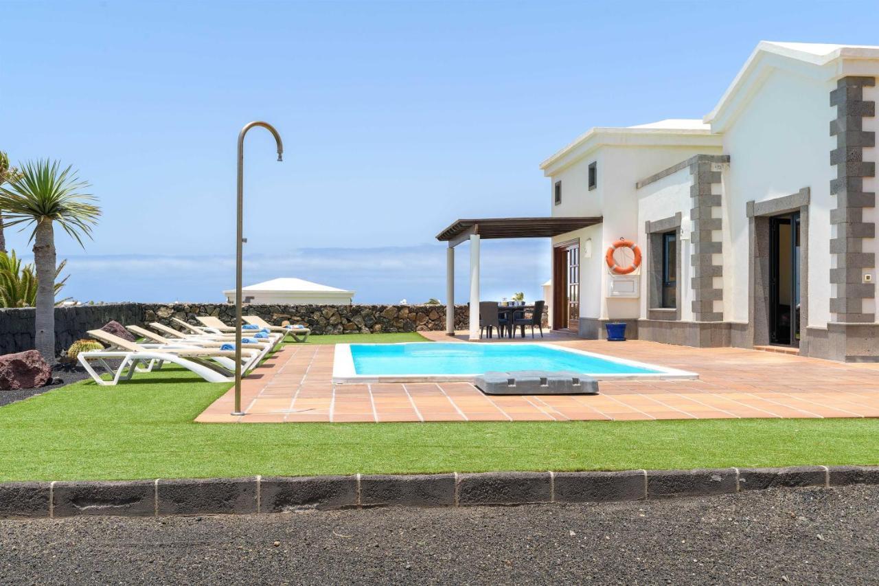 Villa Los Dragos Playa Blanca  Exterior foto